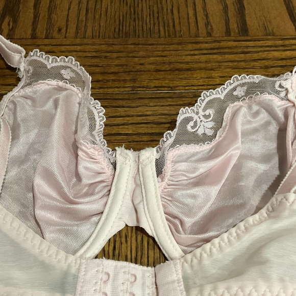 Maidenform Pink Satin Lace Bra - Picture 4 of 7